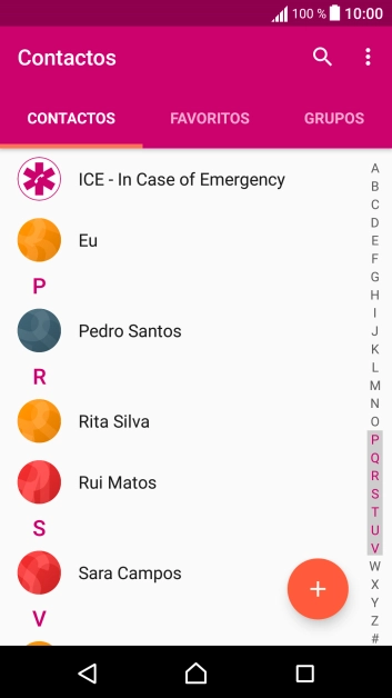 Prima o ícone de novo contacto.