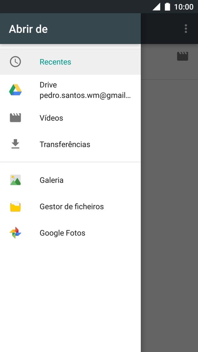 Prima Galeria e vá até à pasta pretendida.
