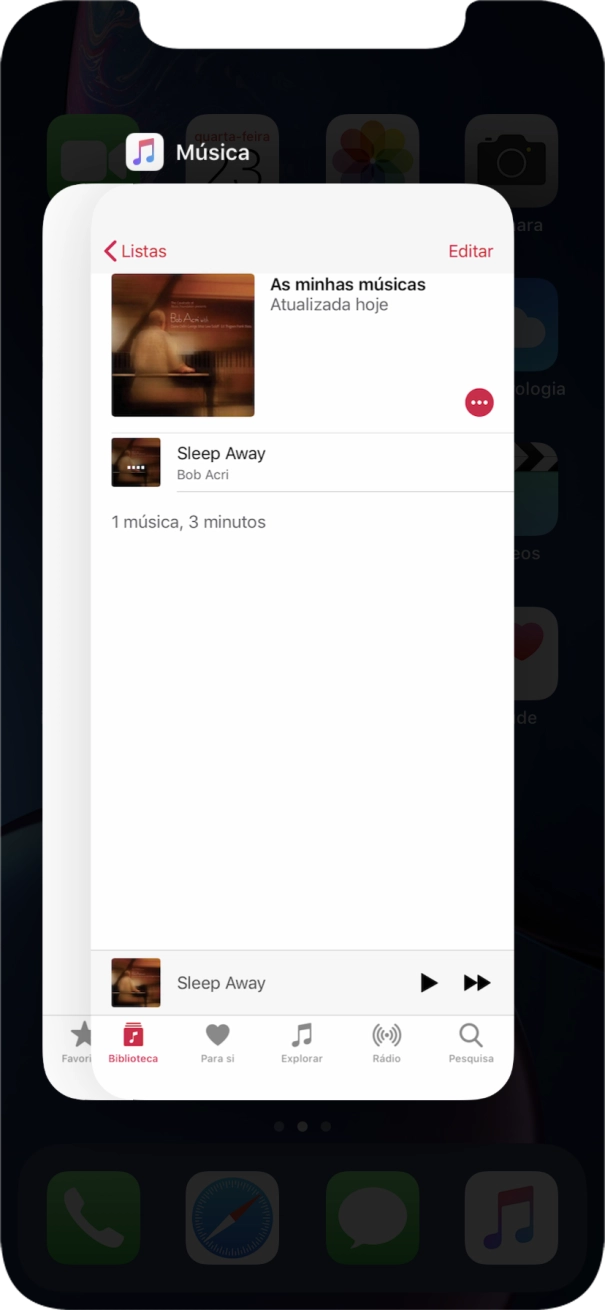 Deslize o dedo para cima sobre a aplicação pretendida para a terminar.