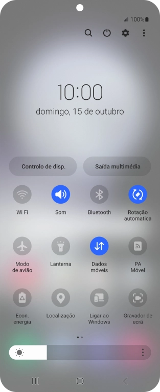 Prima o ícone de dados móveis para ativar ou desativar a função.