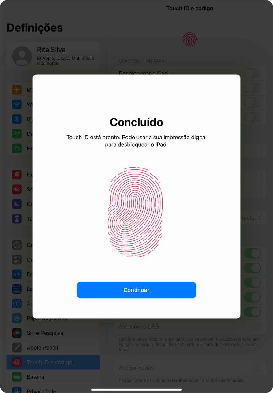 Prima Continuar. Se ainda não tiver escolhido um código de bloqueio, introduza um código à escolha duas vezes de seguida.