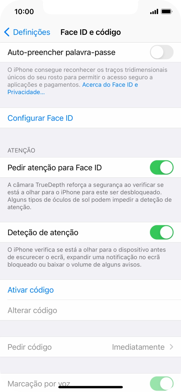 Prima Ativar código e introduza um código de bloqueio do telefone à escolha duas vezes de seguida.