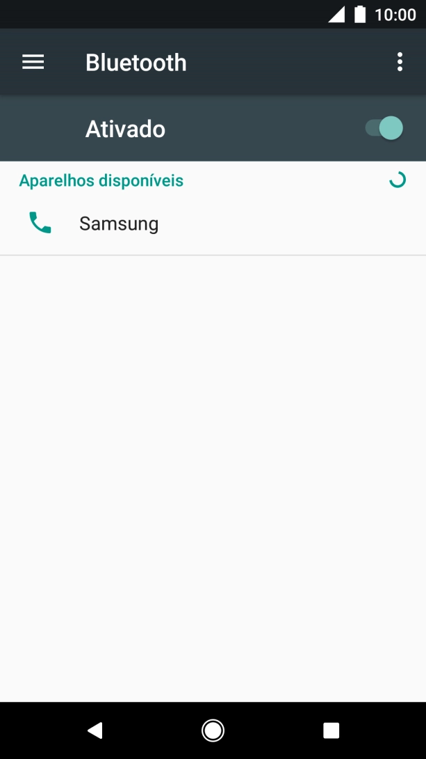 Prima o dispositivo Bluetooth pretendido e siga as indicações no ecrã para emparelhar o dispositivo pretendido com o telefone.