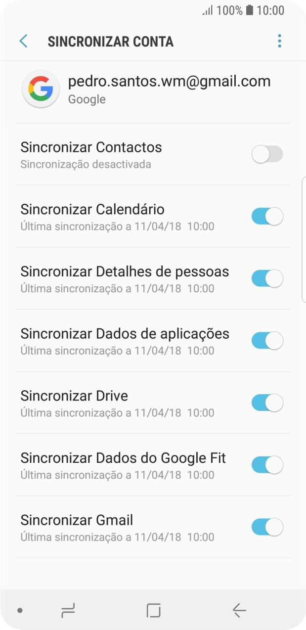 Prima o indicador junto a 