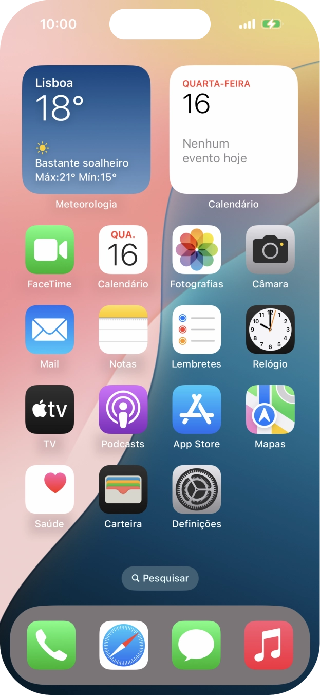 Quando o ícone de bateria em carregamento for mostrado no ecrã, a bateria está em carregamento.