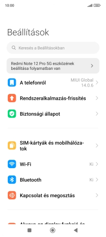Válaszd a SIM-kártyák és mobilhálózatok lehetőséget.