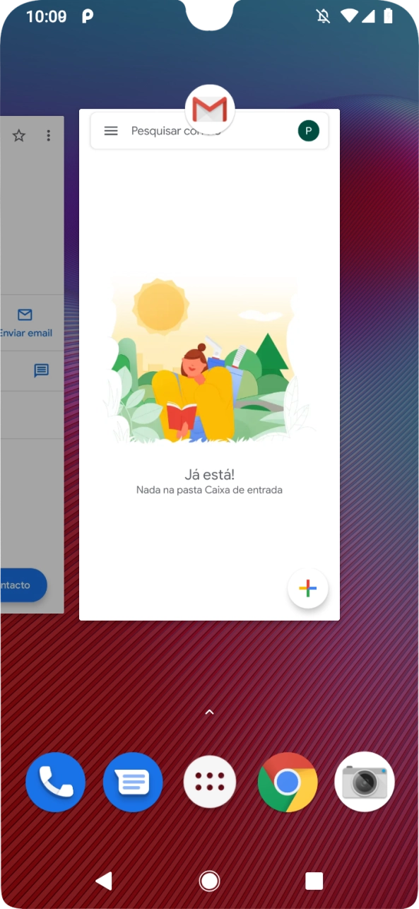 Deslize o dedo sobre o ecrã da esquerda para a direita.