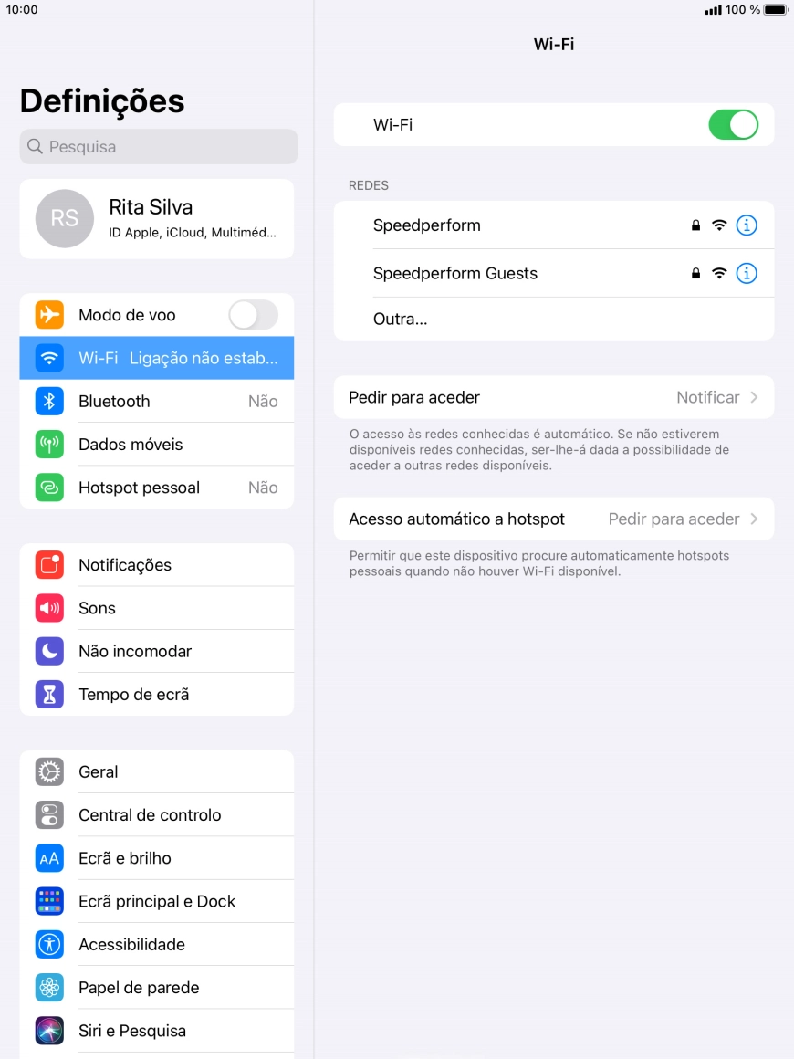 Prima a rede Wi-Fi pretendida e introduza a password da rede Wi-Fi.