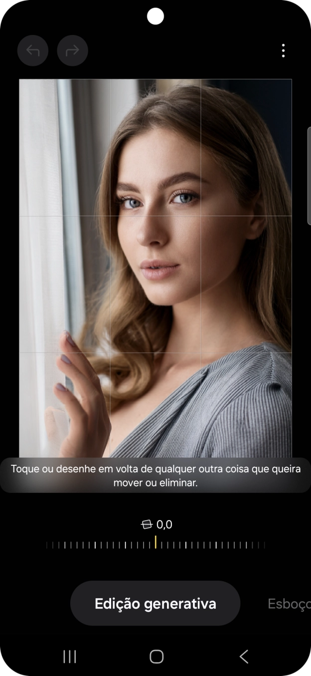 Para alterar a dimensão, remover ou mover objetos na sua imagem, prima Edição generativa.