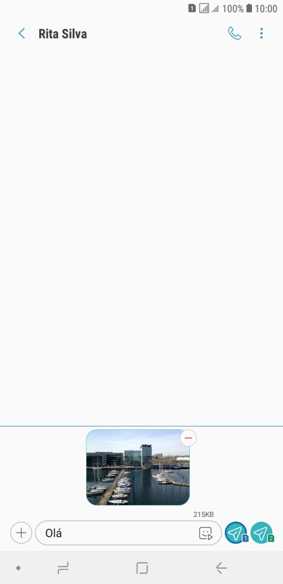 Prima o ícone para enviar junto ao cartão SIM pretendido quando terminar de escrever a sua mensagem multimédia.