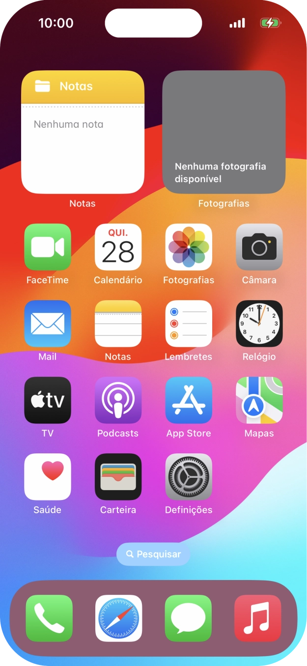 Quando o ícone de bateria em carregamento for mostrado no ecrã, a bateria está em carregamento.