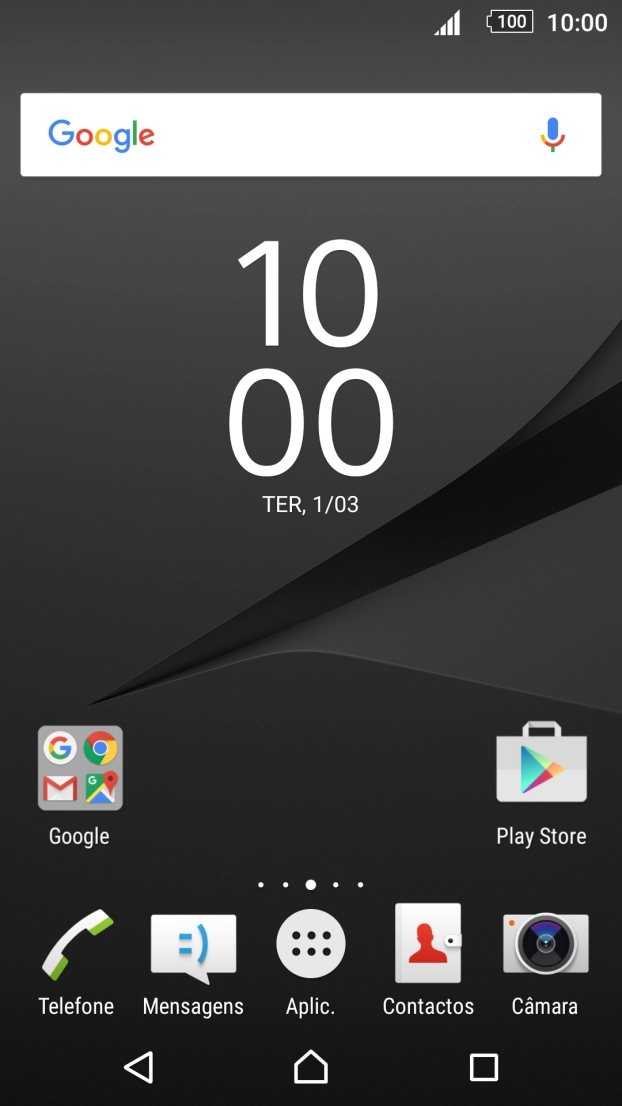 Enquanto o telefone estiver ligado, é sempre possível ver no ecrã o estado de carga da bateria. Quanto mais preenchido estiver o ícone de bateria, mais carga terá a bateria.