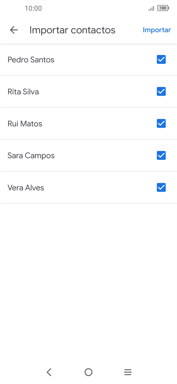 Prima o campo ao lado dos contactos pretendidos para os selecionar.