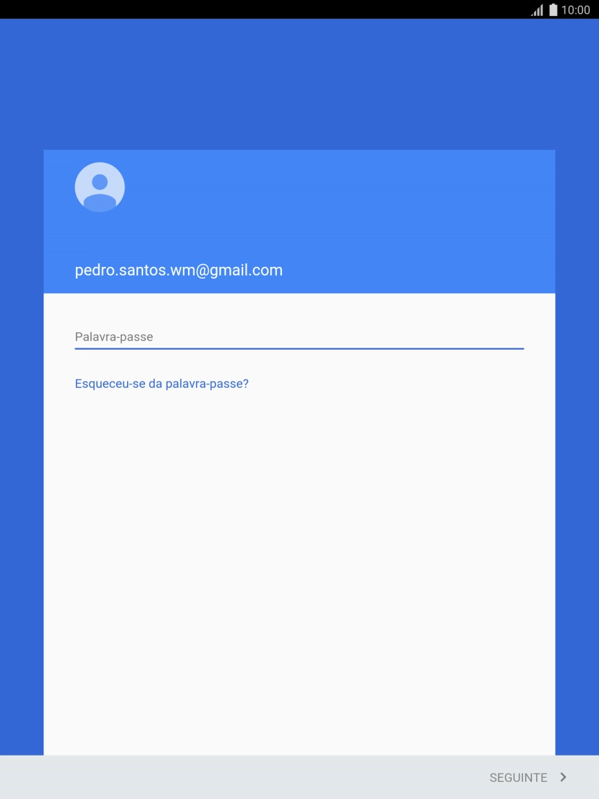 Prima o campo de escrita e introduza a password da sua conta Google.