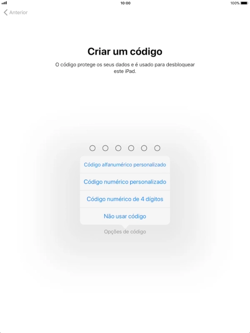 Siga as indicações no ecrã para ativar a utilização do código de bloqueio ou prima Não usar código.