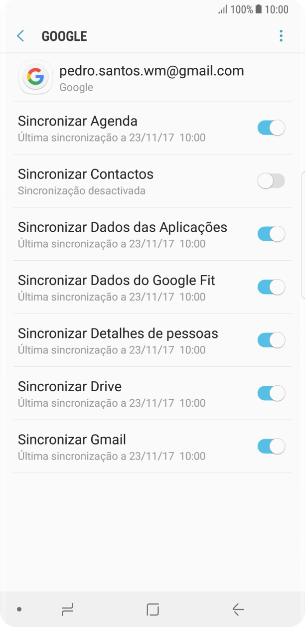 Prima o indicador junto a 