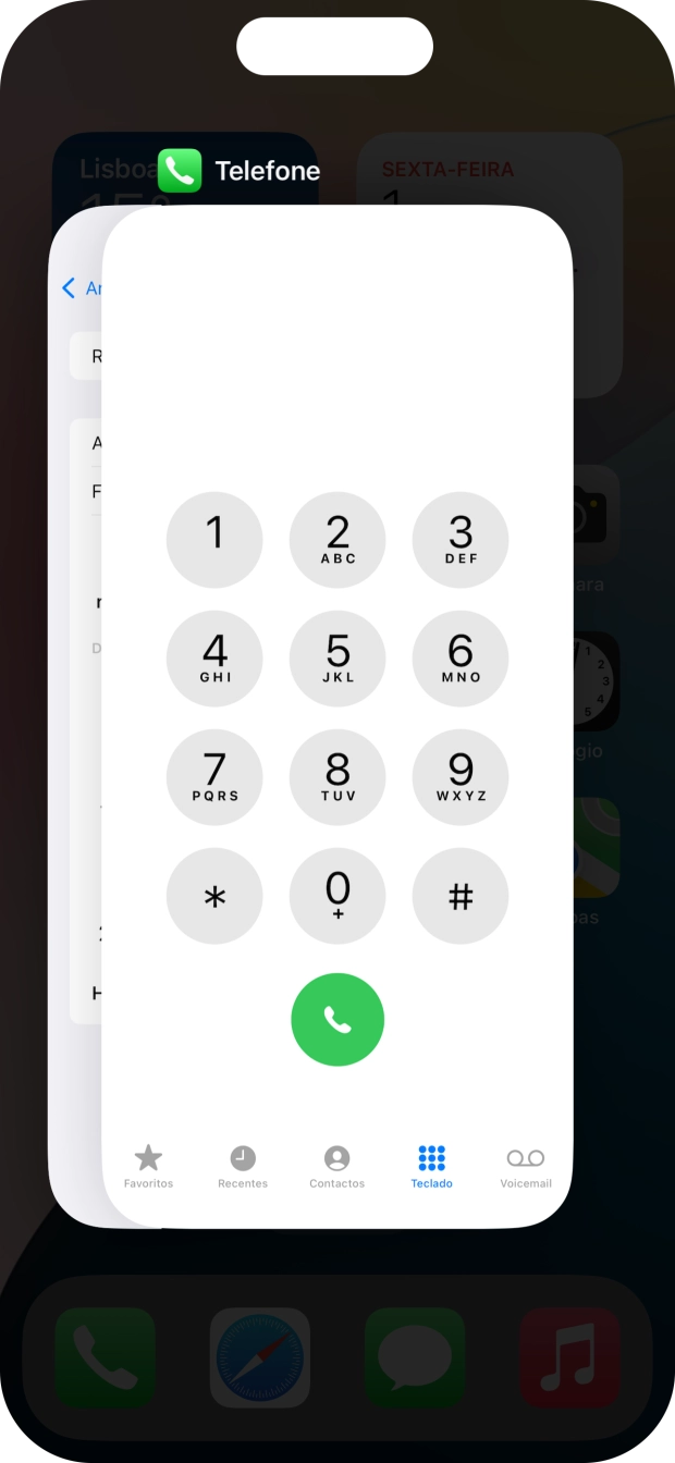 Deslize o dedo para cima sobre a aplicação pretendida para a terminar.