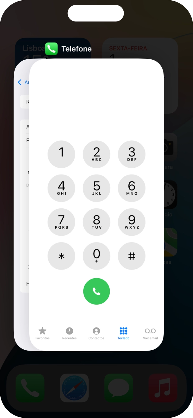 Deslize o dedo para cima sobre a aplicação pretendida para a terminar.