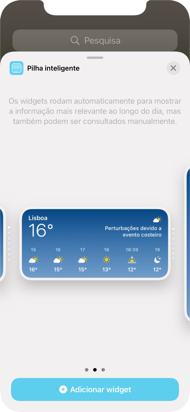 Para escolher a dimensão pretendida para o widget, deslize o dedo para a direita ou para a esquerda sobre o ecrã.