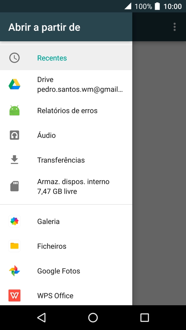 Prima Ficheiros e vá até à pasta pretendida.