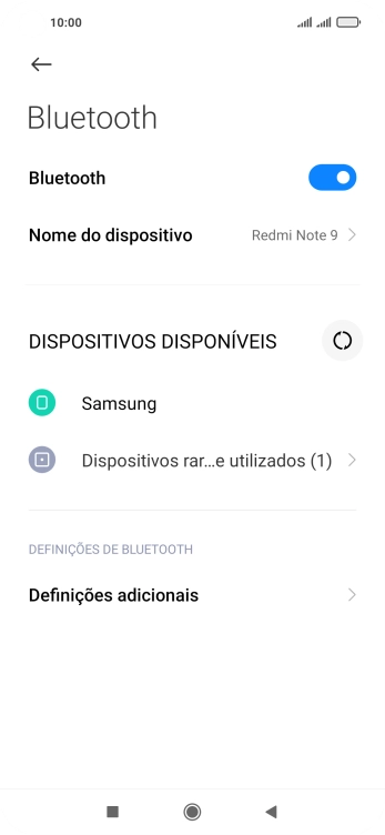 Prima o dispositivo Bluetooth pretendido e siga as indicações no ecrã para emparelhar o dispositivo pretendido com o telefone.