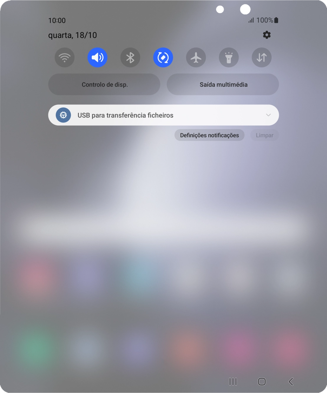 Prima a lista suspensa.