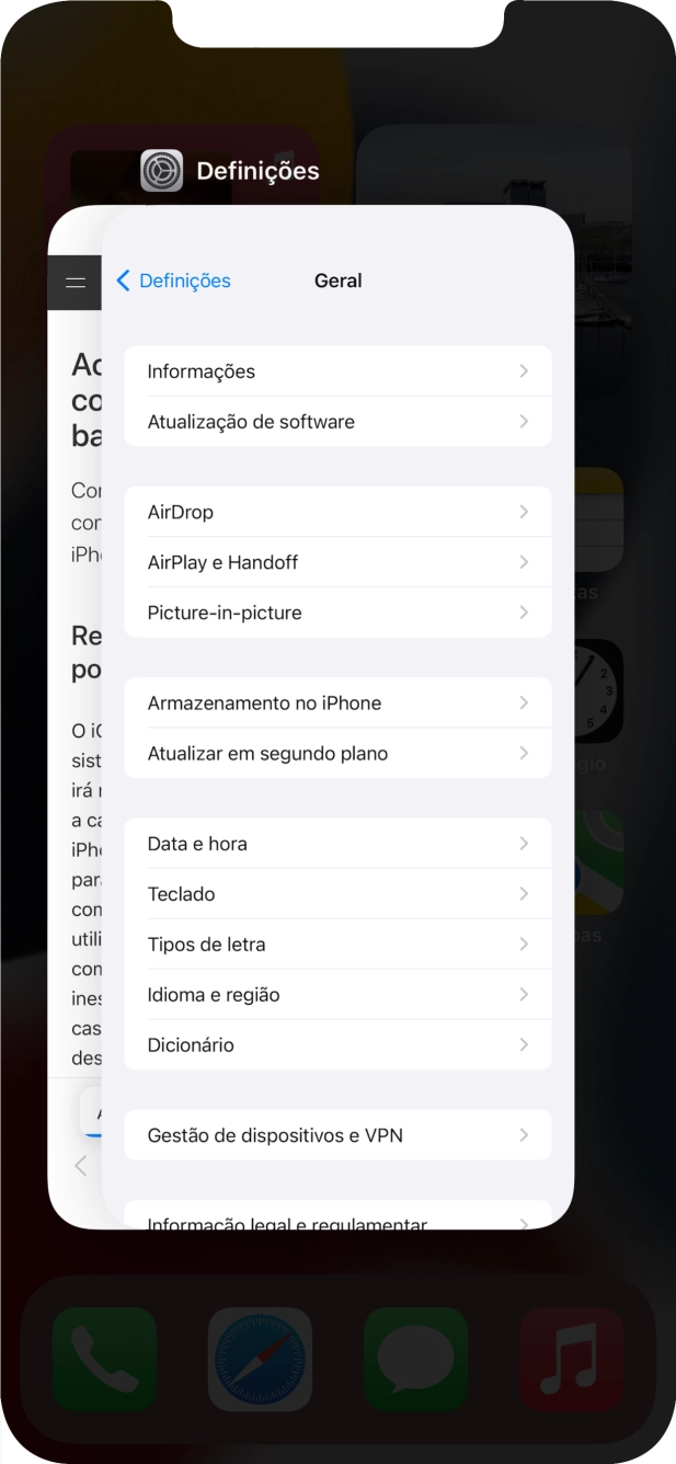 Deslize o dedo para cima sobre a aplicação pretendida para a terminar.
