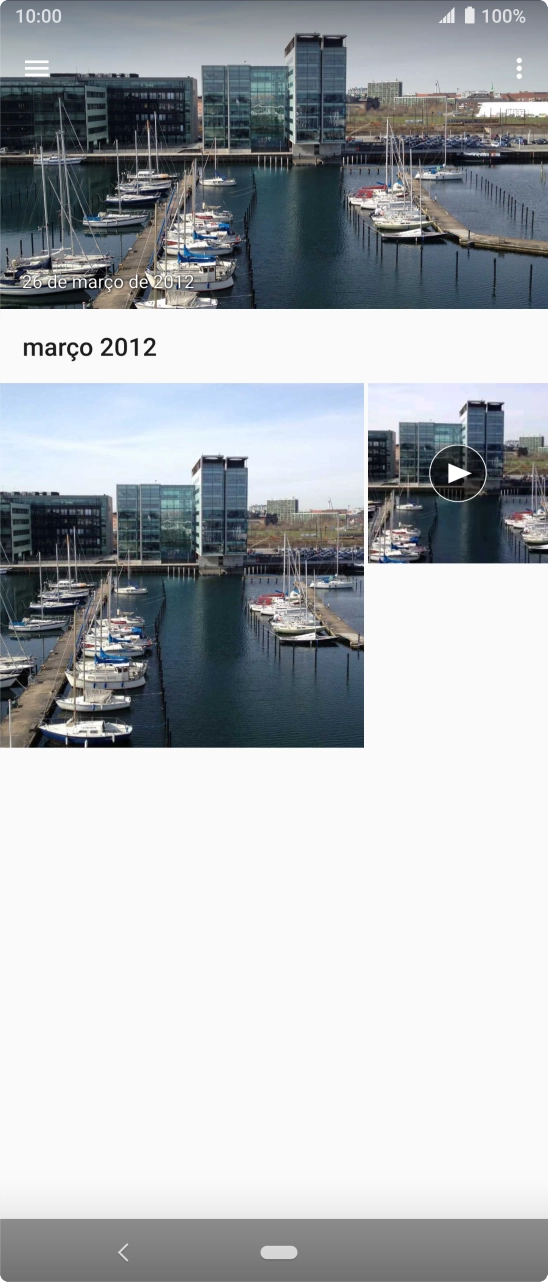 Deslize o dedo sobre o ecrã da esquerda para a direita.