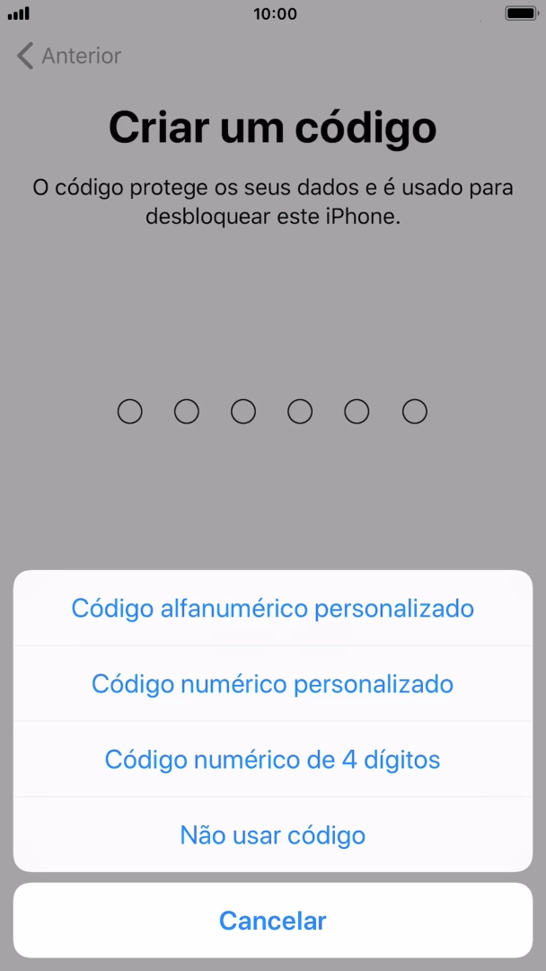 Siga as indicações no ecrã para ativar a utilização do código de bloqueio do telefone ou prima Não usar código.