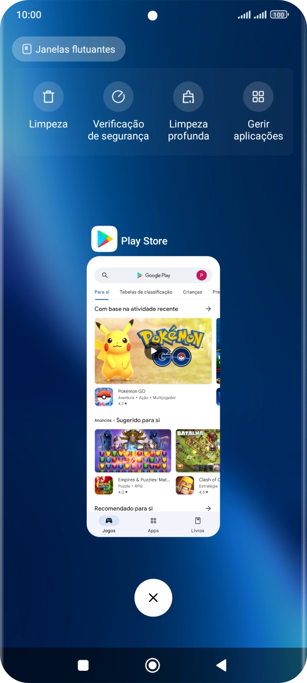 Para terminar uma aplicação em curso, deslize o dedo para a direita na aplicação pretendida.