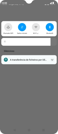 Prima a lista suspensa.