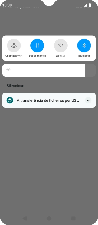 Prima a lista suspensa.