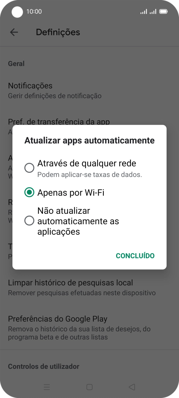 Para ativar a atualização automática de apps via redes móveis, prima Através de qualquer rede.