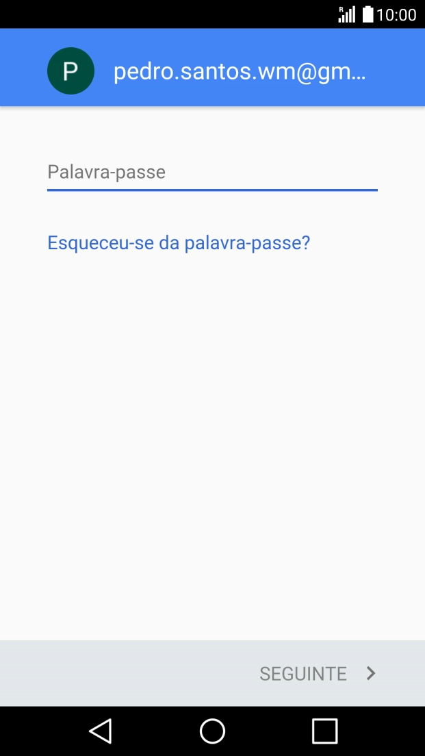 Prima o campo de escrita e introduza a password da sua conta Google.