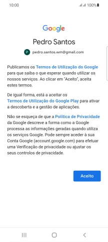 Prima Aceito e siga as indicações no ecrã para escolher as definições da conta Google.
