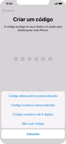 Siga as indicações no ecrã para ativar a utilização do código de bloqueio do telefone ou prima Não usar código.