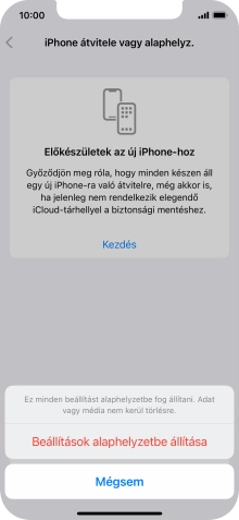 Válaszd a Beállítások alaphelyzetbe állítása lehetőséget. Várj egy kicsit, amíg a telefon visszaállítja a gyári beállításokat. A telefon konfigurálásához és ahhoz, hogy üzemkész állapotba hozd, kövesd a képernyőn megjelenő utasításokat.