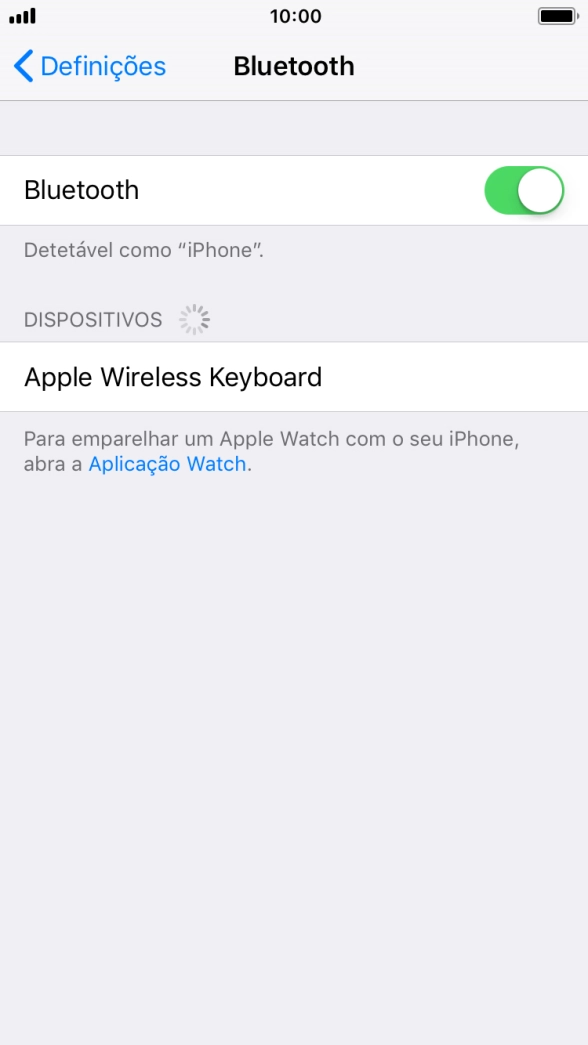 Prima o dispositivo Bluetooth pretendido e siga as indicações no ecrã para emparelhar o dispositivo pretendido com o telefone.