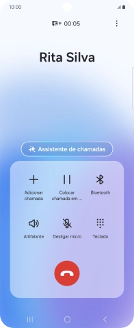 Prima Assistente de chamadas durante uma chamada.