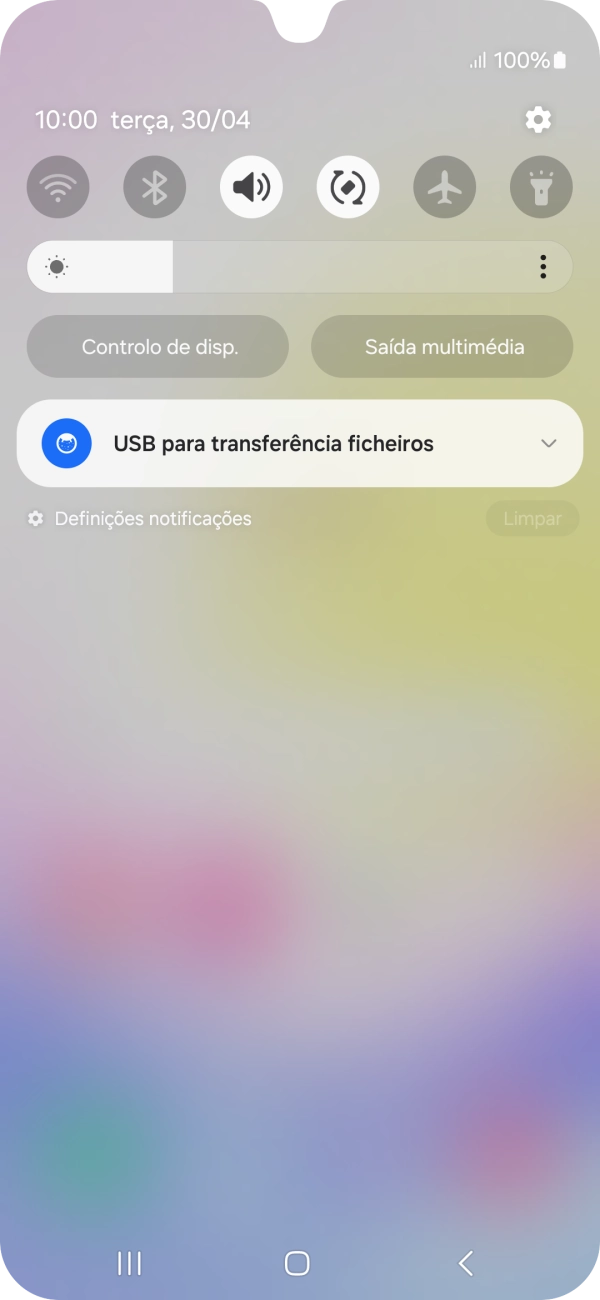 Prima a lista suspensa.