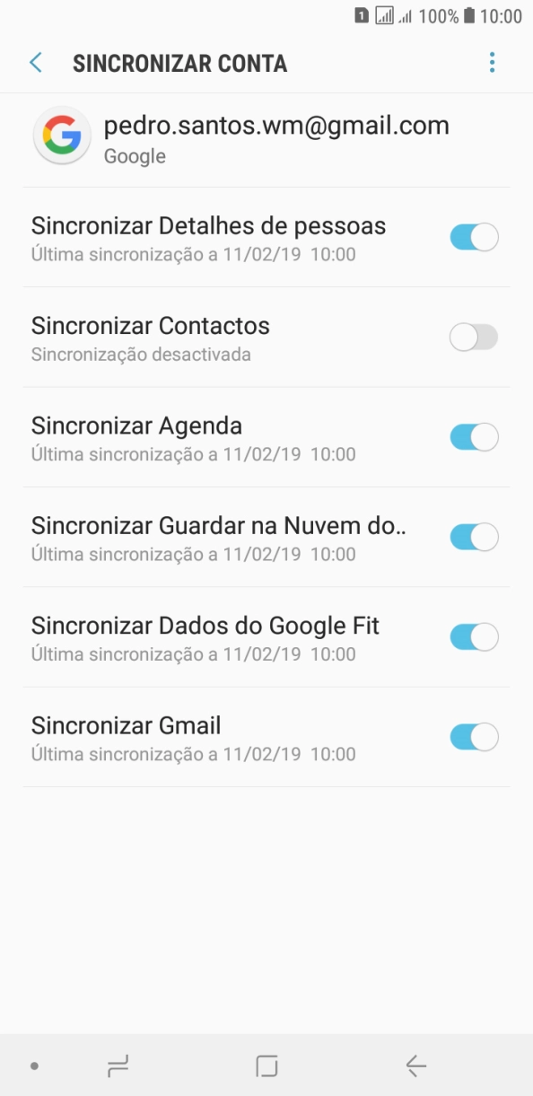 Prima o indicador junto a 