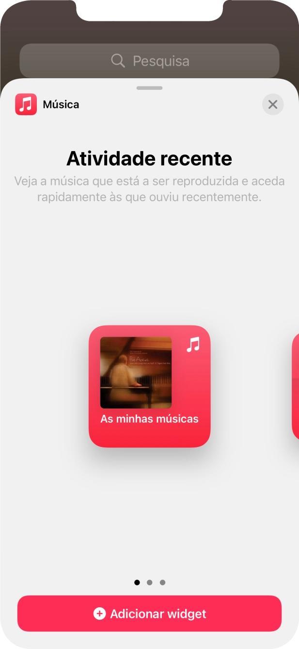 Para escolher a dimensão pretendida para o widget, deslize o dedo para a direita ou para a esquerda sobre o ecrã.