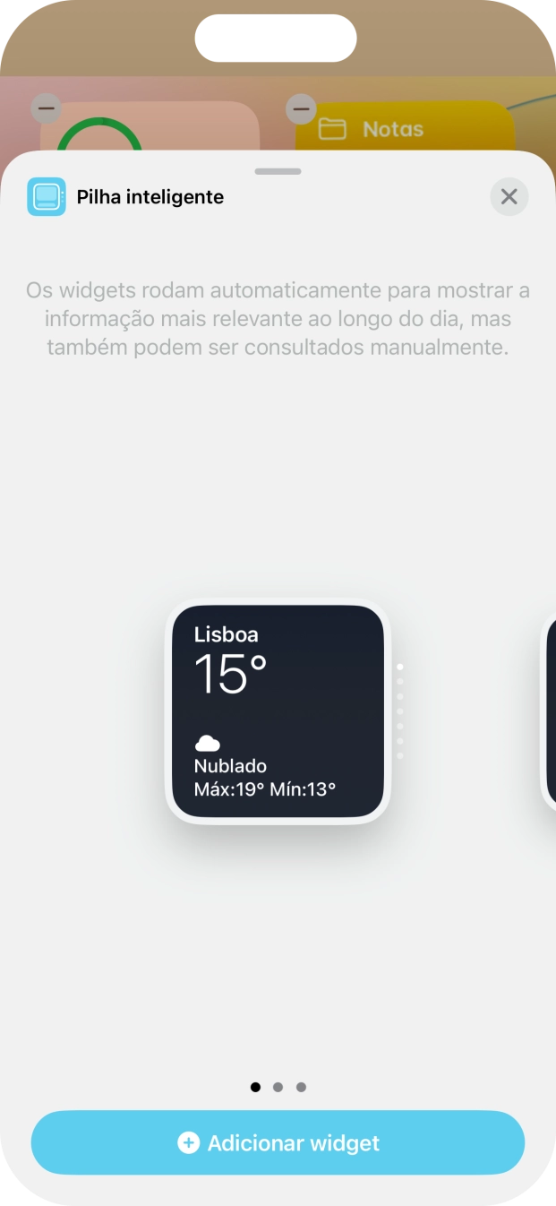 Para escolher a dimensão pretendida para o widget, deslize o dedo para a direita ou para a esquerda sobre o ecrã.