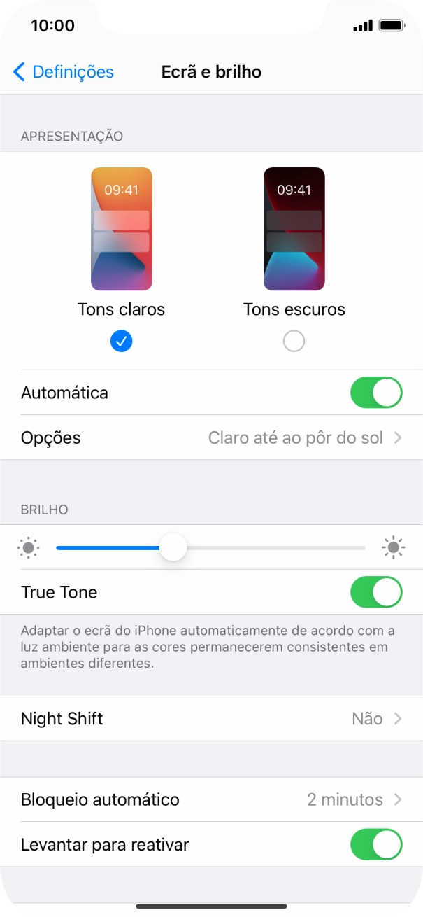 Quando ativar a função, prima Opções e siga as indicações no ecrã para escolher o período pretendido para o Modo Escuro.