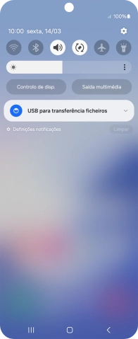 Prima a lista suspensa.