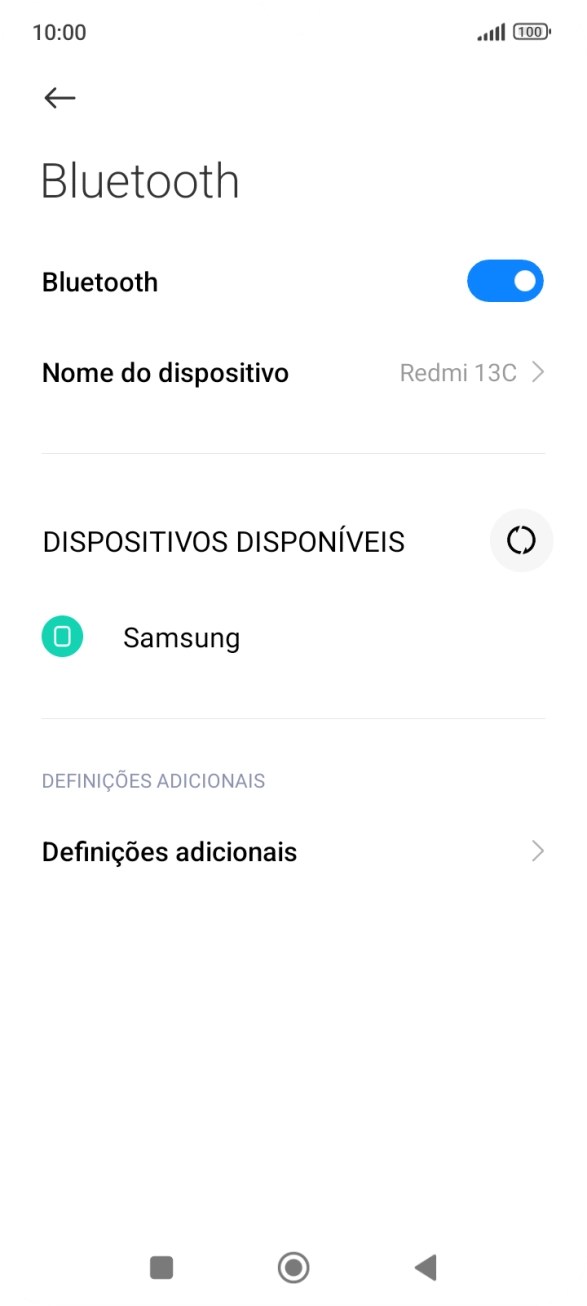Prima o dispositivo Bluetooth pretendido e siga as indicações no ecrã para emparelhar o dispositivo pretendido com o telefone.