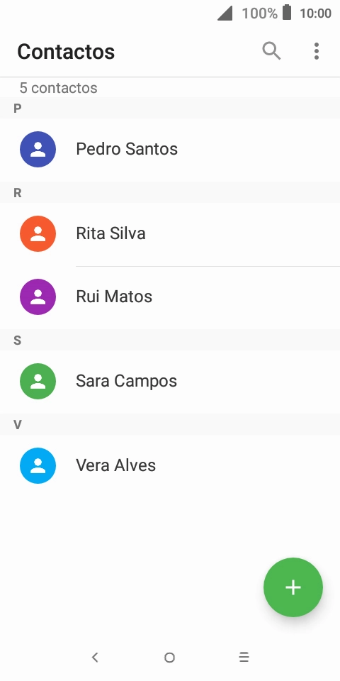 Prima o ícone de novo contacto.