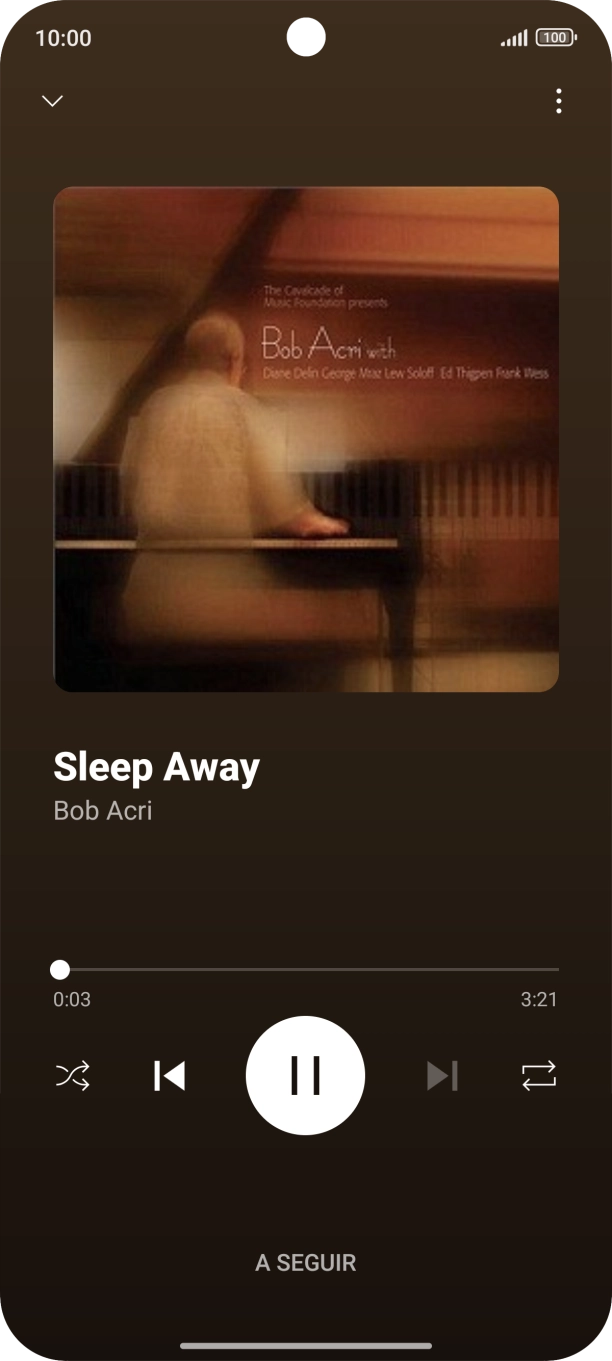 Prima a seta para a direita para ir para o ficheiro de música seguinte.