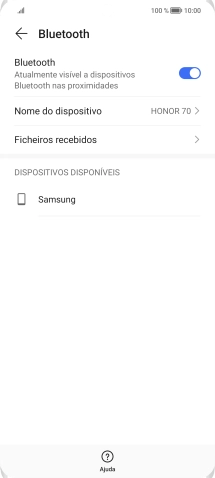 Prima o dispositivo Bluetooth pretendido e siga as indicações no ecrã para emparelhar o dispositivo pretendido com o telefone.