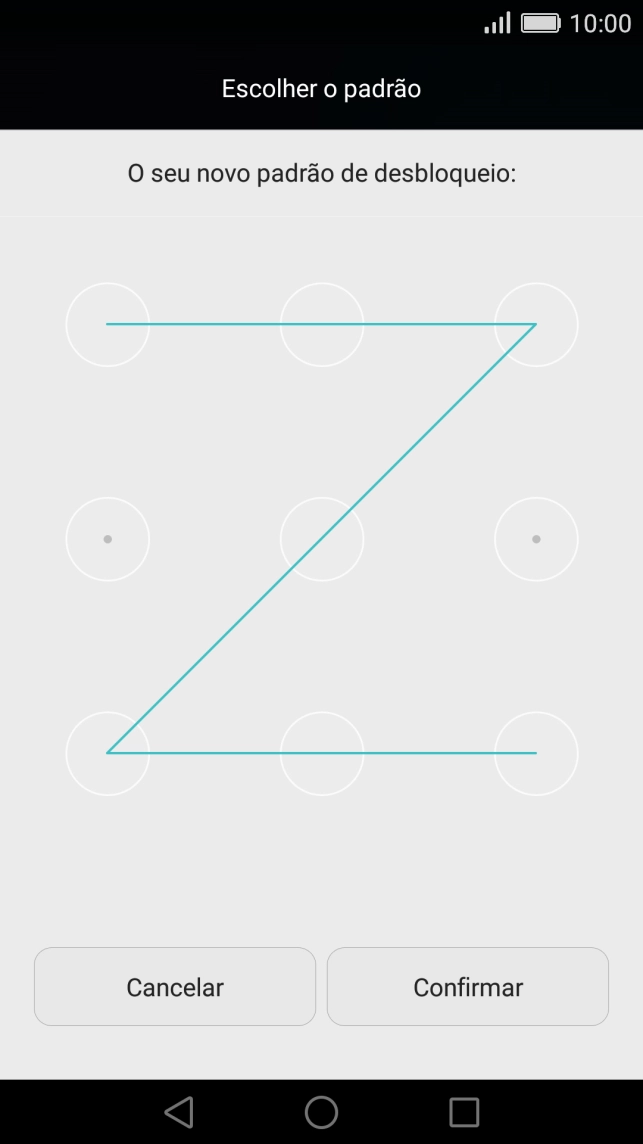 Repita o código de bloqueio do telefone pretendido e prima Confirmar.